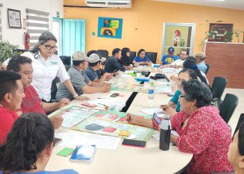 Más de 402 participantes fortalecen sus conocimientos financieros en el Departamento de la Paz con apoyo de la CNBS