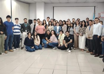 CNBS fortalece la educación financiera en estudiantes de San Pedro Sula mediante exitosa gira formativa