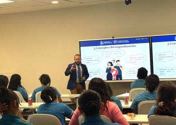 CNBS fortalece la educación financiera de 398 jóvenes mediante jornadas de capacitación